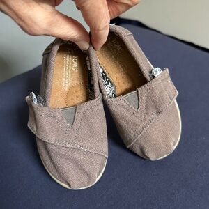 Toms baby shoes 5T